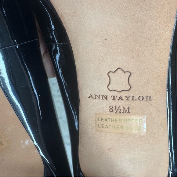 Ann Taylor size 8.5 Black Patent Leather Heels shoes Career pumps - Picture 8 of 8